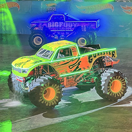Hot Wheels Monster Trucks Live - Glow Party 